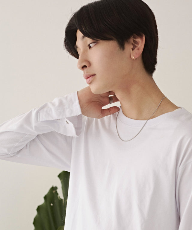 ホワイト モデル：180cm L着用