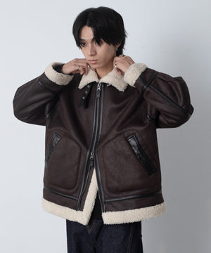 ブラウン モデル：180cm L着用