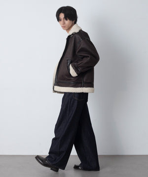 ブラウン モデル：180cm L着用