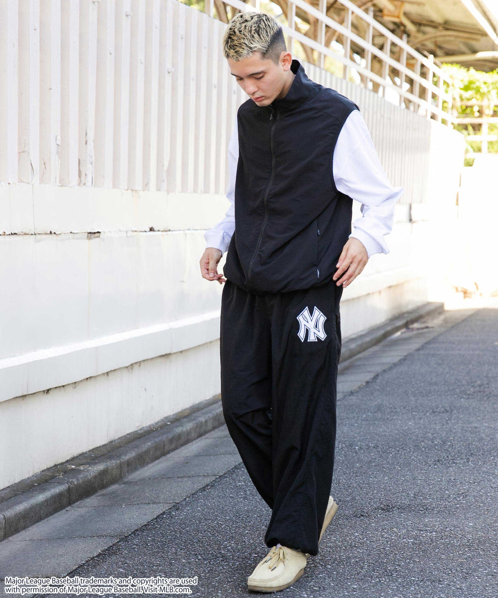 ブラック モデル：178cm L着用