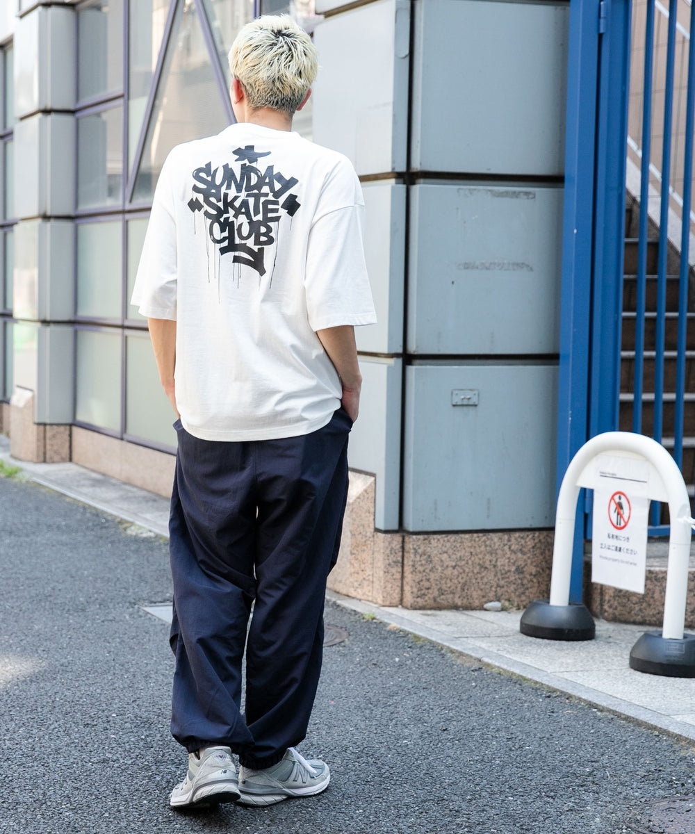 ホワイト モデル：178cm L着用