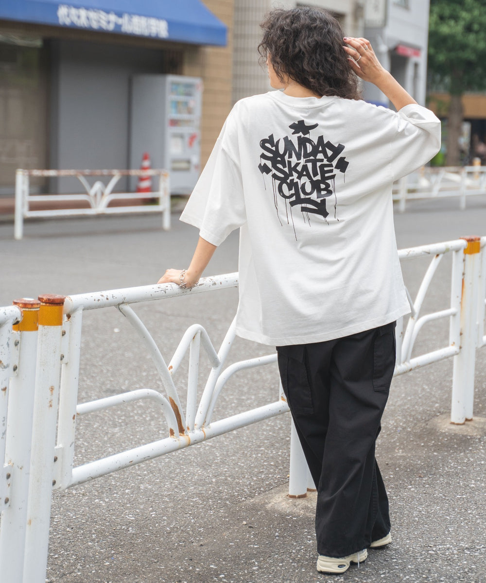 ホワイト モデル：166cm L着用