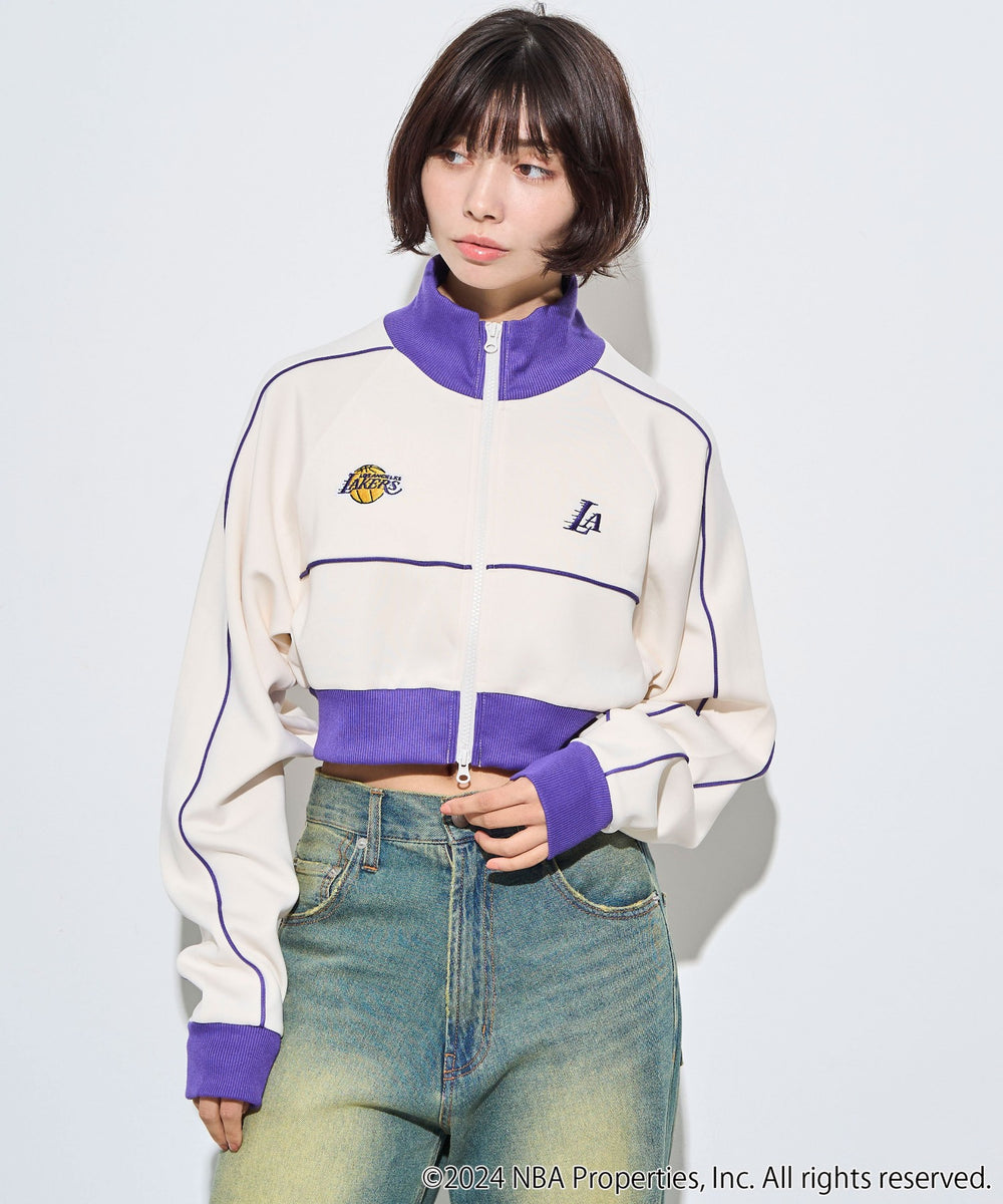 オフホワイト モデル：160cm F着用