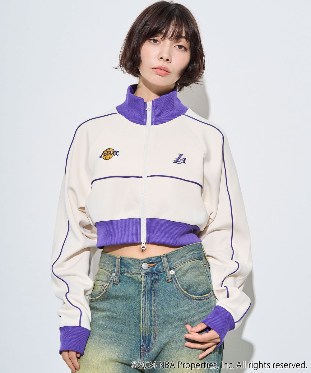 オフホワイト モデル：160cm F着用