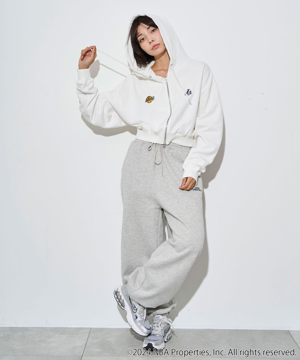 ホワイト モデル：160cm F着用