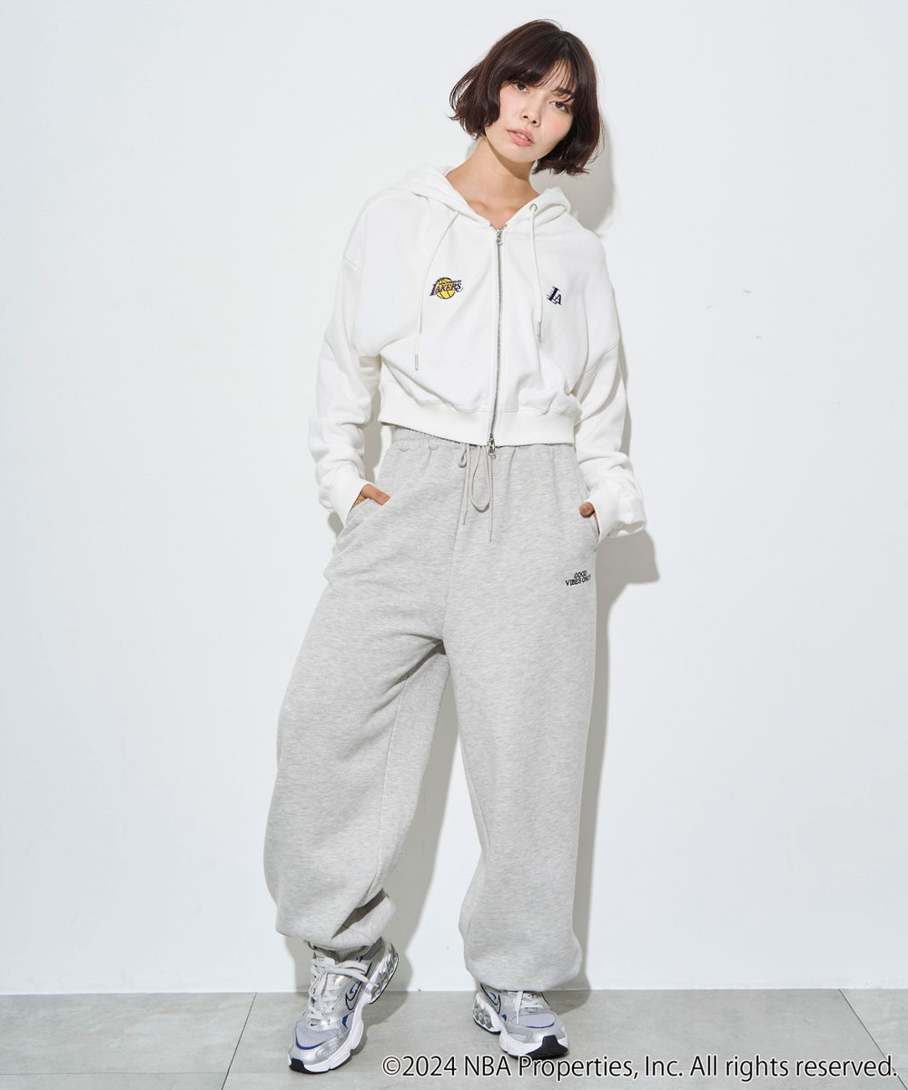 ホワイト モデル：160cm F着用