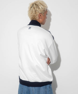 オフホワイト　モデル：178㎝　L着