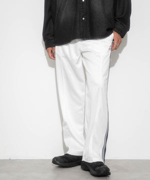 オフホワイト　モデル：178㎝　L着用