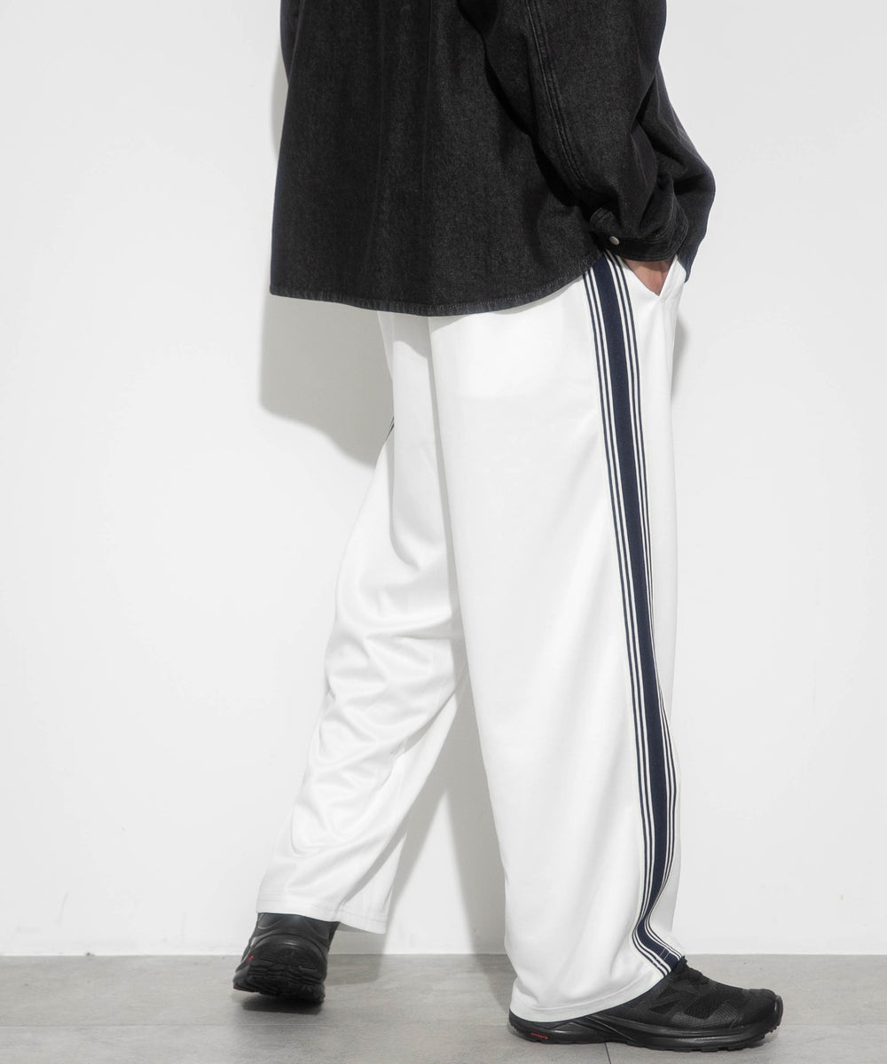 オフホワイト　モデル：178㎝　L着用