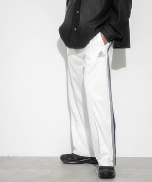 オフホワイト　モデル：178㎝　L着用