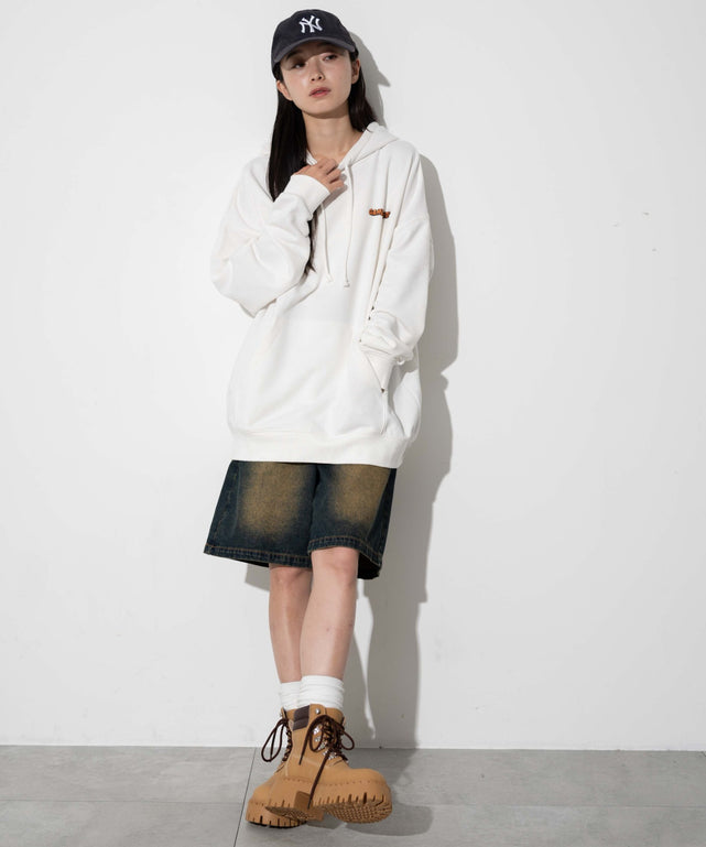 ホワイト モデル：161cm L着用