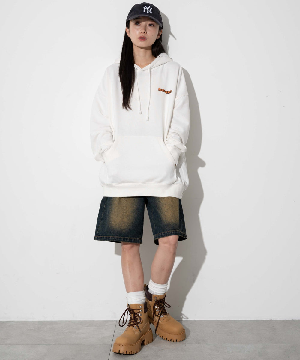 ホワイト モデル：161cm L着用