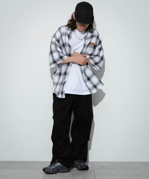 ホワイト系チェック1 モデル：174cm L着用