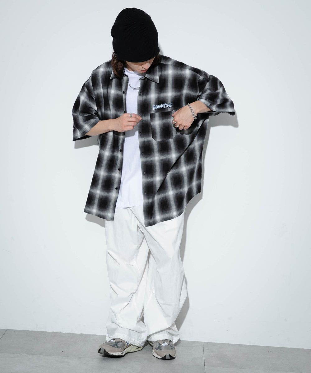 ブラック系チェック1 モデル：174cm L着用