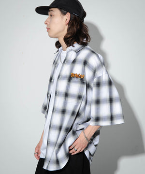 ホワイト系チェック1 モデル：174cm L着用