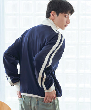 ネイビー モデル：177cm F着用