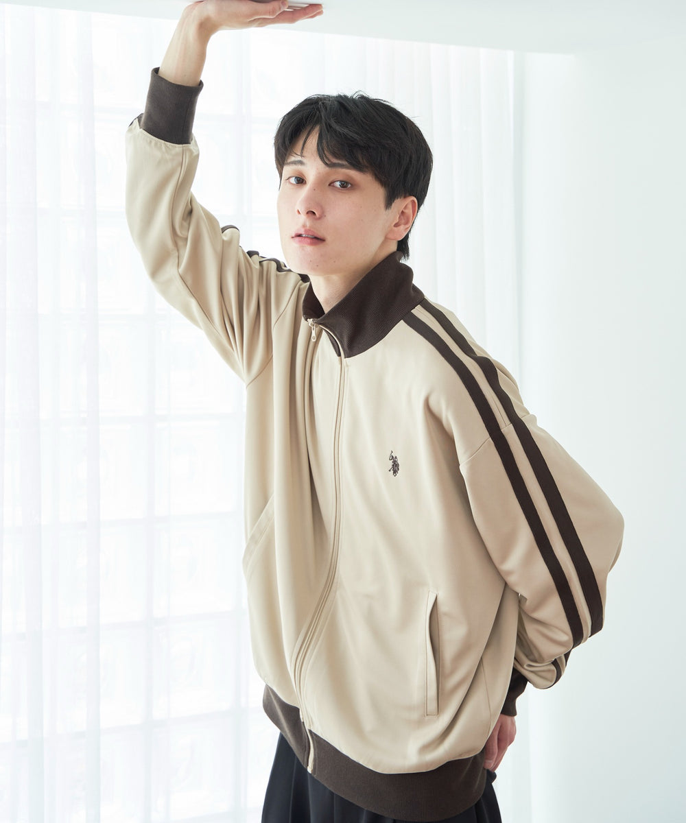 ベージュ モデル：177cm F着用