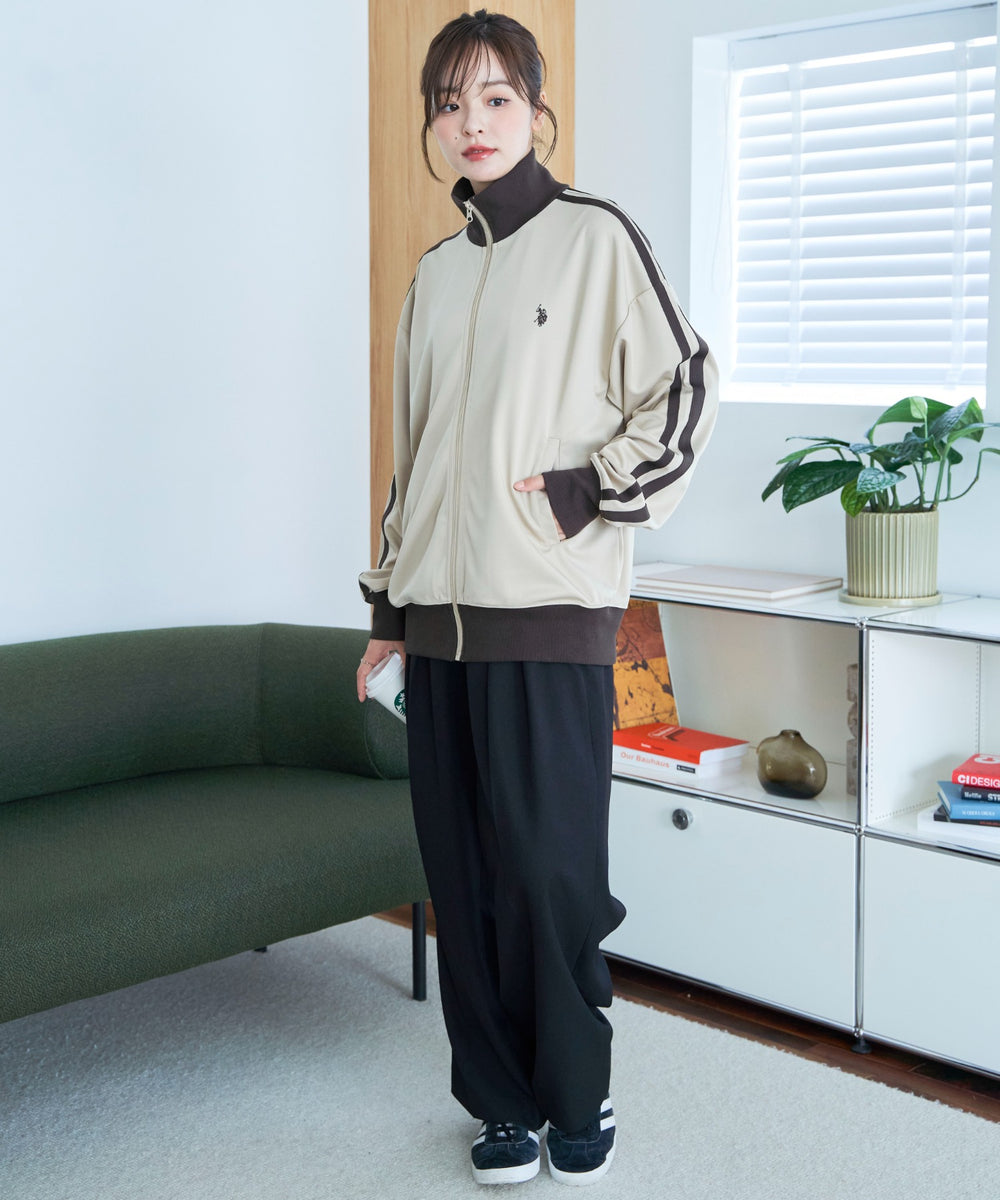 ベージュ モデル：165cm F着用