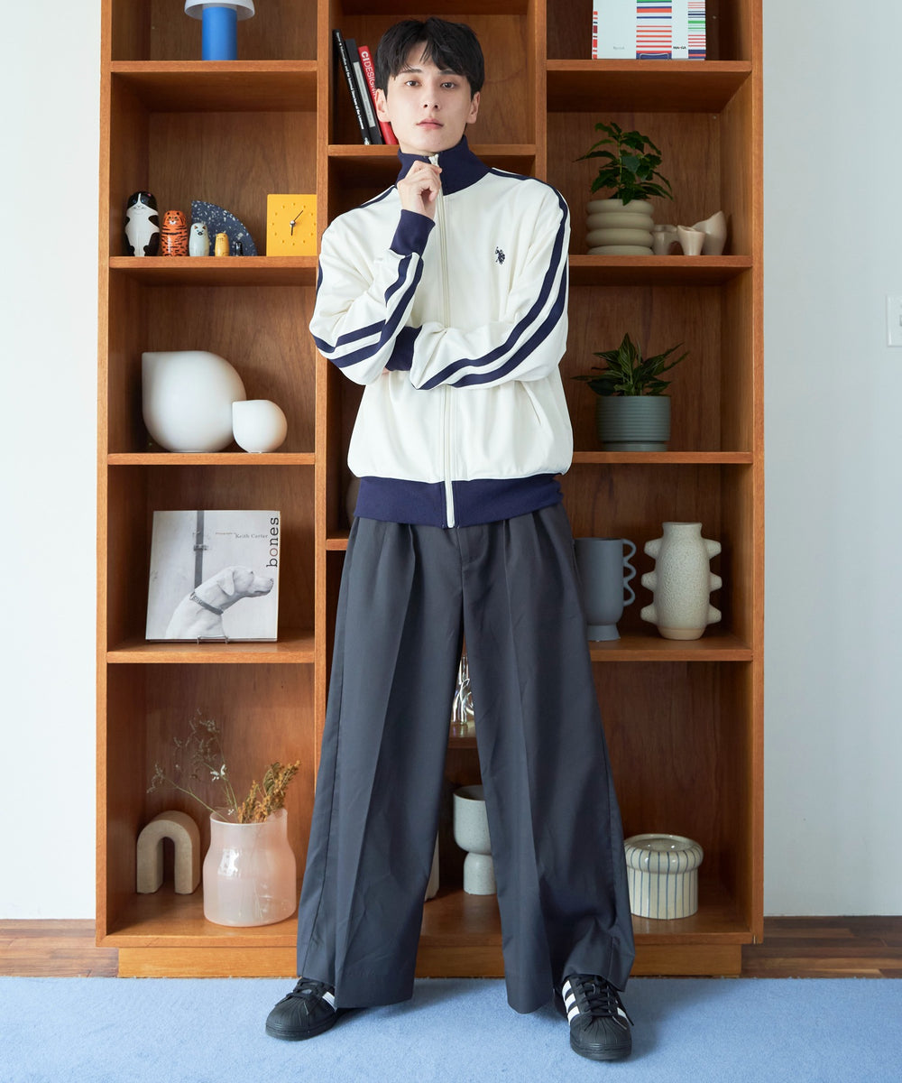 オフホワイト モデル：177cm F着用