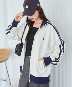 オフホワイト モデル：165cm F着用