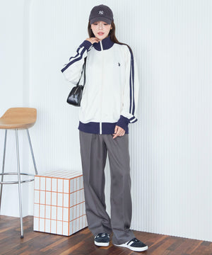 オフホワイト モデル：165cm F着用