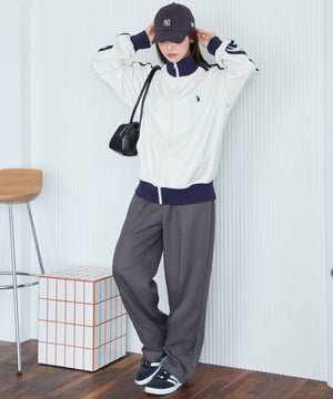 オフホワイト モデル：165cm F着用