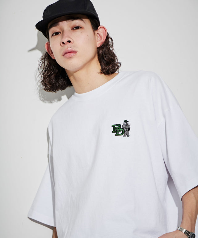 ホワイト　モデル:174cm L着用