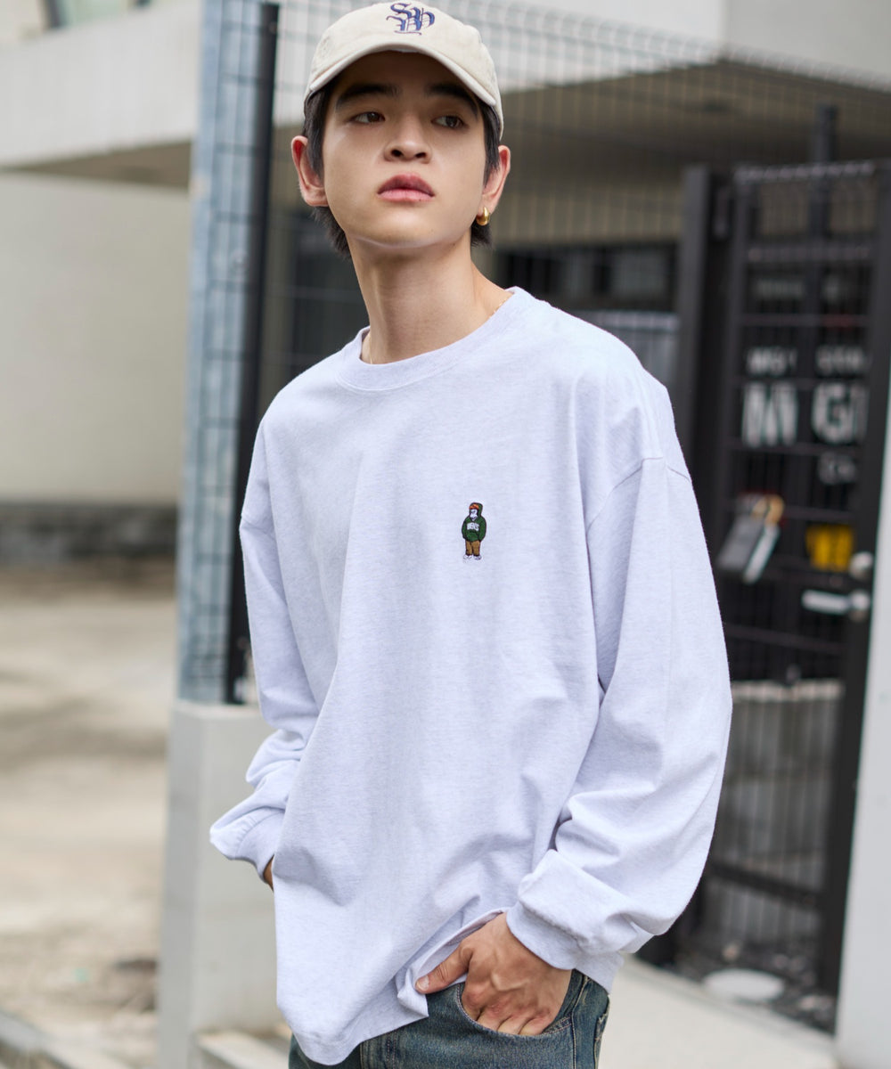 アッシュグレー モデル：180cm L着用