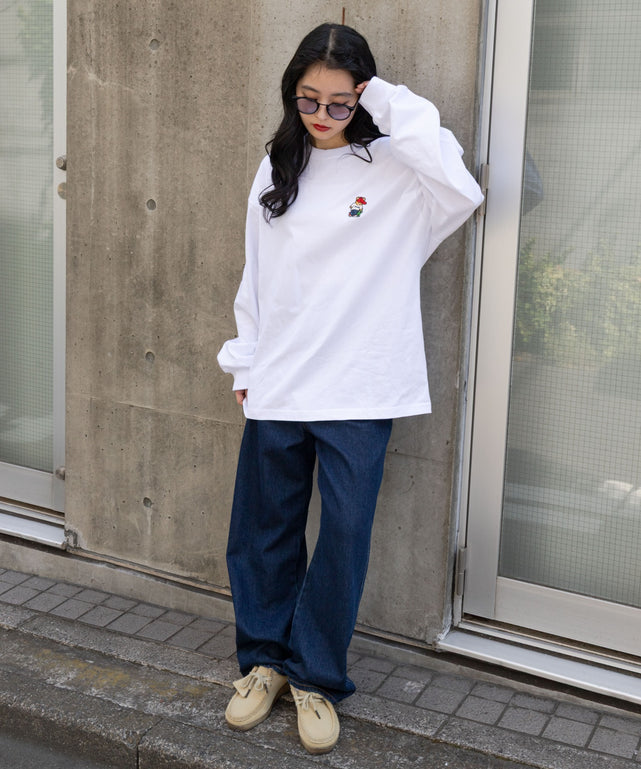 ホワイト モデル：160cm M着用