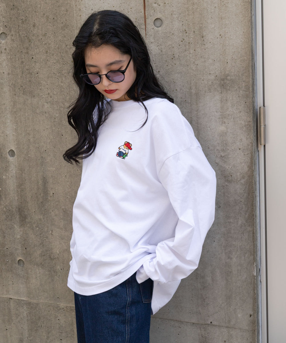 ホワイト モデル：160cm M着用