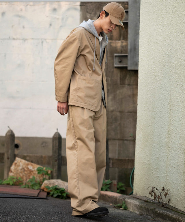 ベージュ モデル：180cm L着用