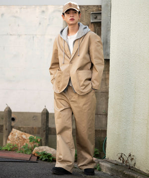 ベージュ モデル：180cm L着用