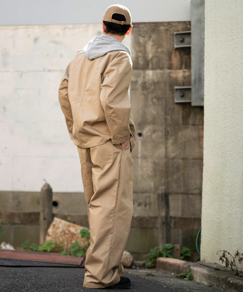 ベージュ モデル：180cm L着用