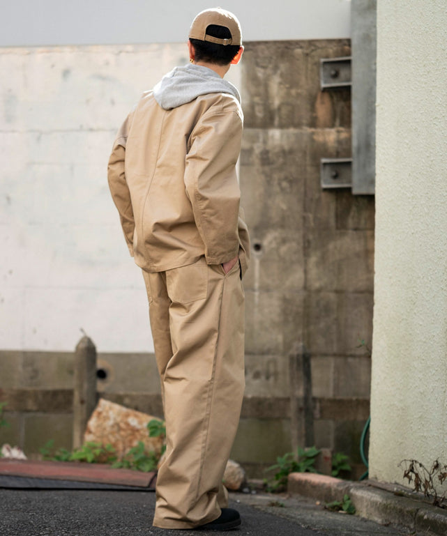 ベージュ モデル：180cm L着用