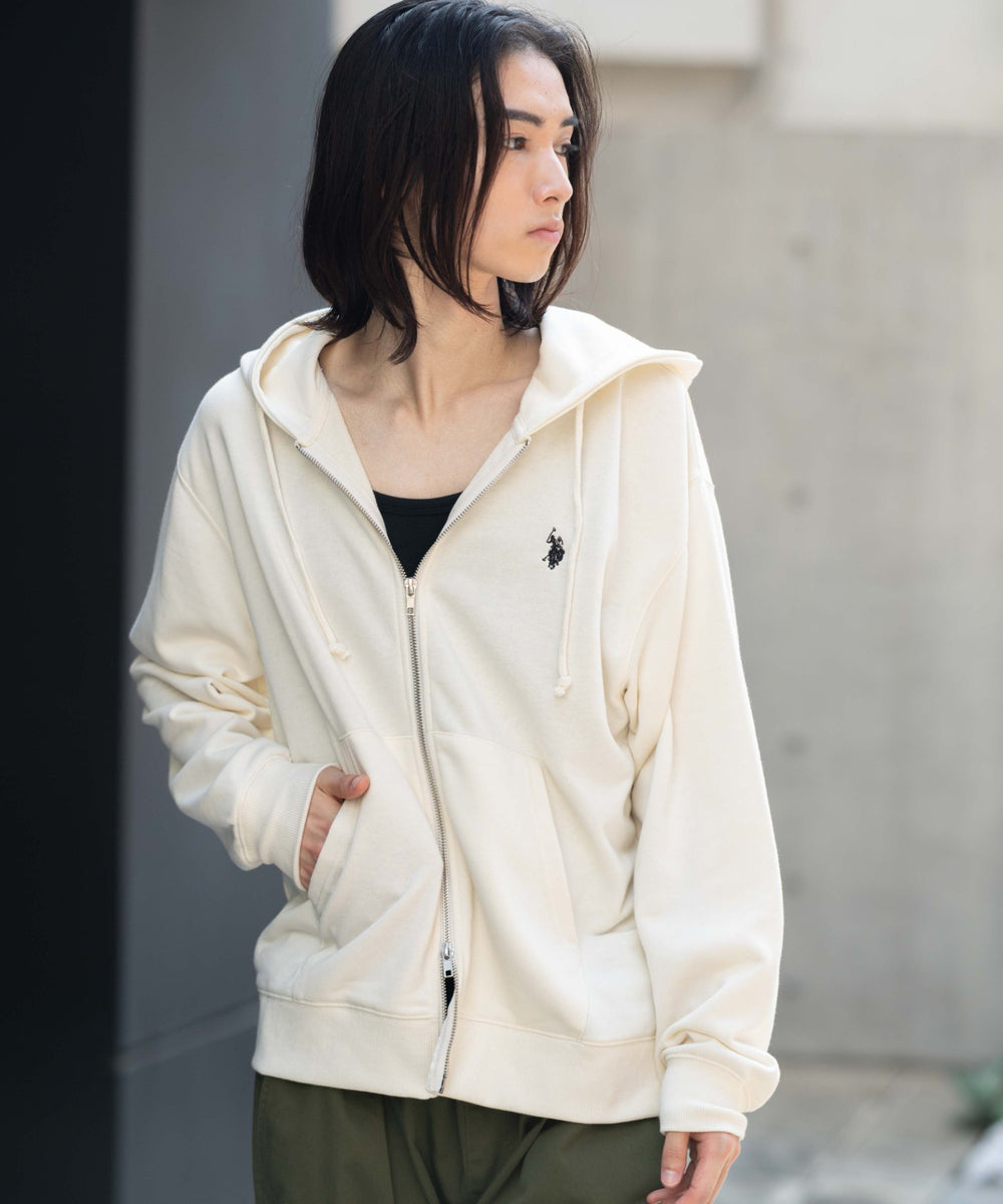 オフホワイト モデル：175cm M着用