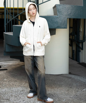 オフホワイト　モデル：163cm M着用