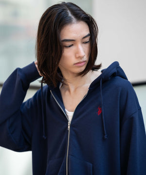 ネイビー モデル：175cm M着用