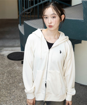 オフホワイト　モデル：163cm M着用