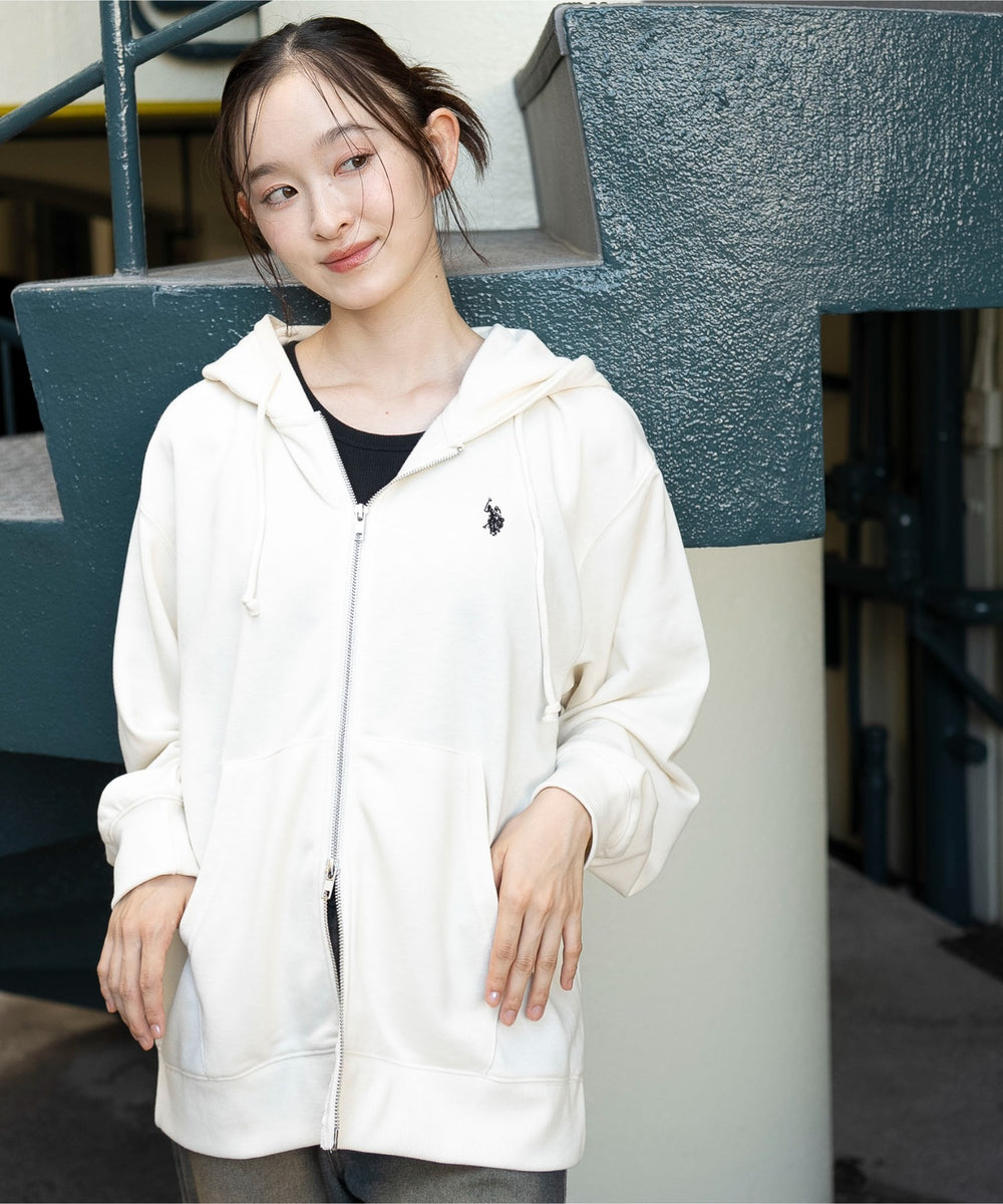 オフホワイト　モデル：163cm M着用