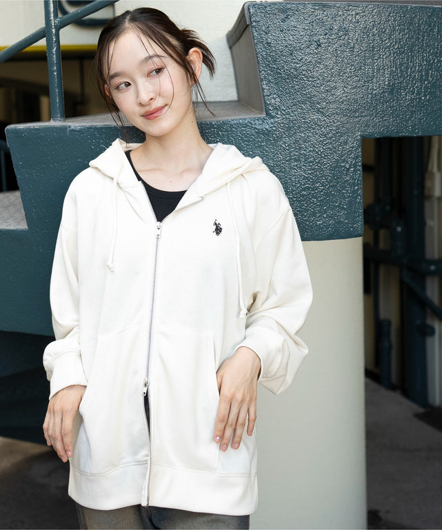 オフホワイト　モデル：163cm M着用