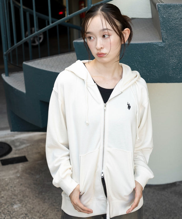 オフホワイト　モデル：163cm M着用