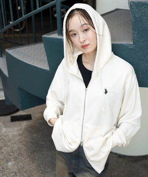 オフホワイト　モデル：163cm M着用