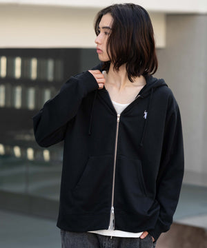 ブラック モデル：175cm M着用