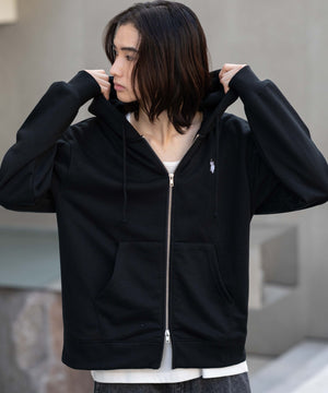 ブラック モデル：175cm M着用