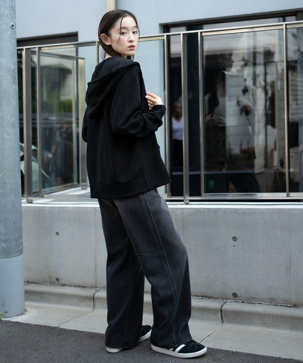 ブラック　モデル：163cm S着用