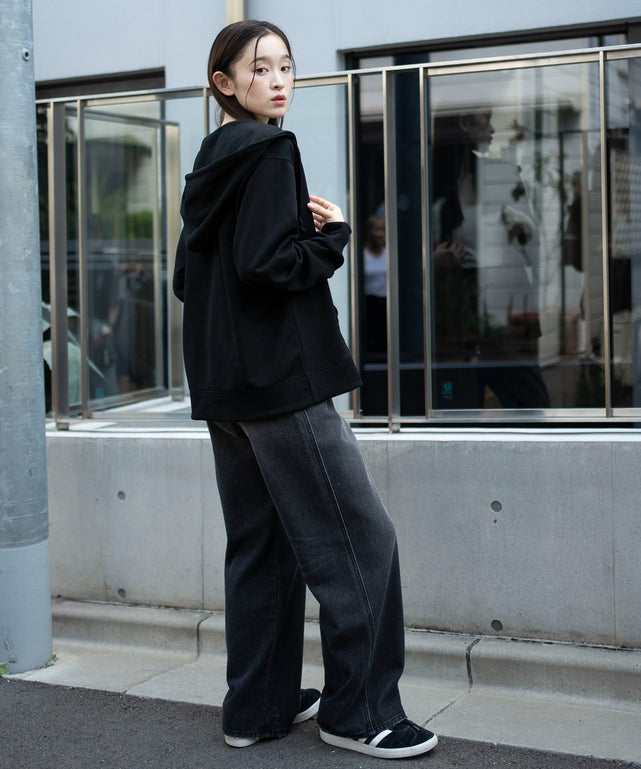 ブラック　モデル：163cm S着用