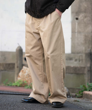 ベージュ モデル：180cm L着用