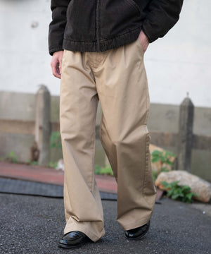 ベージュ モデル：180cm L着用