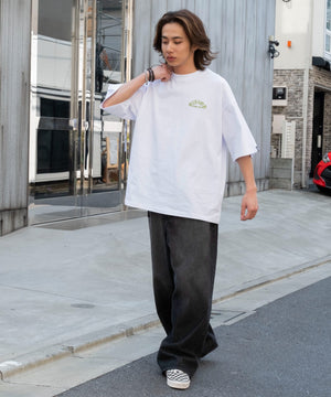 ホワイト　モデル:175cm L着用