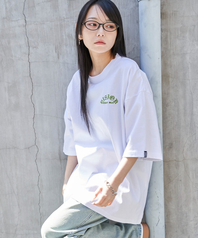 ホワイト　モデル:159cm L着用